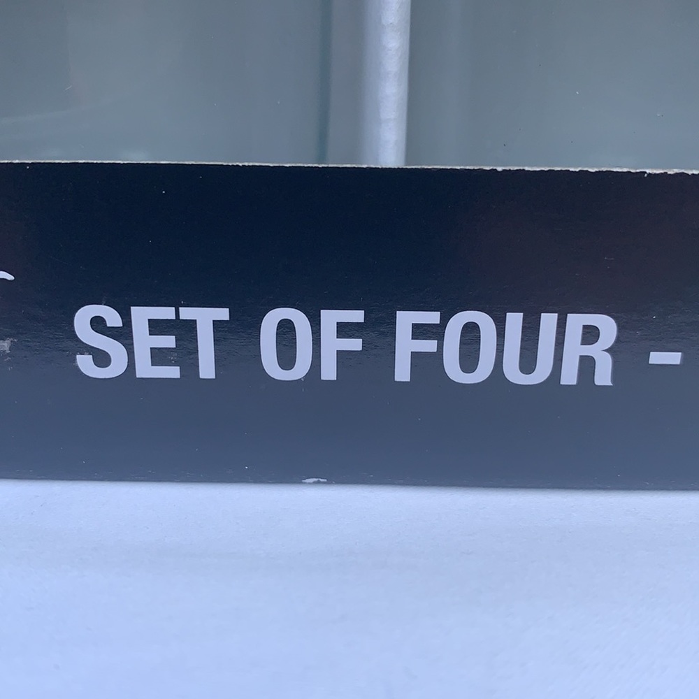 New FRIENDS CENTRAL PERK GLASSWARE (SET SET OF 4) - Picture 6 of 8